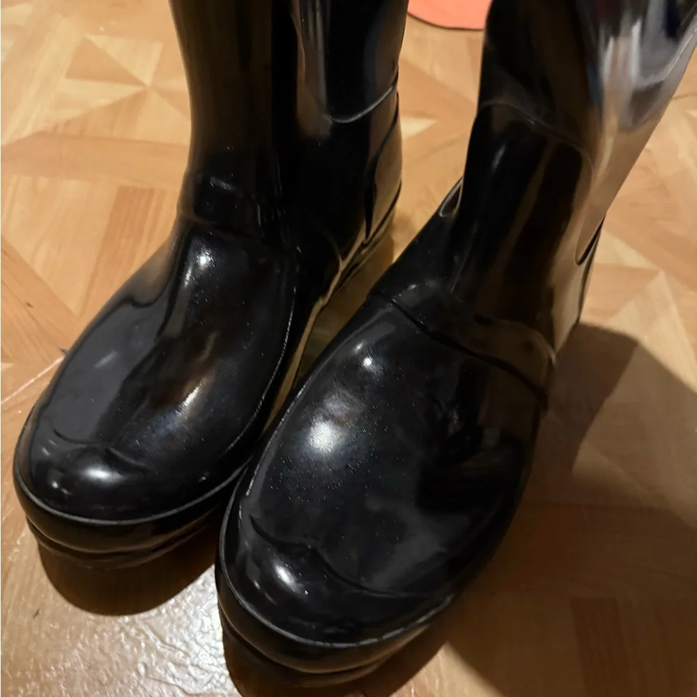 Hunter Black Gloss Rain Boots